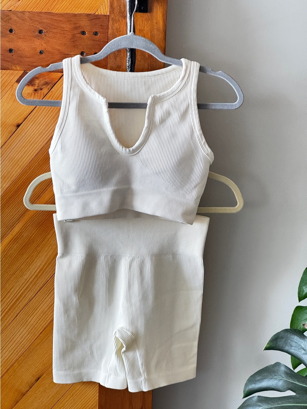 White Ribbed Seamless Workout Set XS Crop Top & High Waisted Shorts